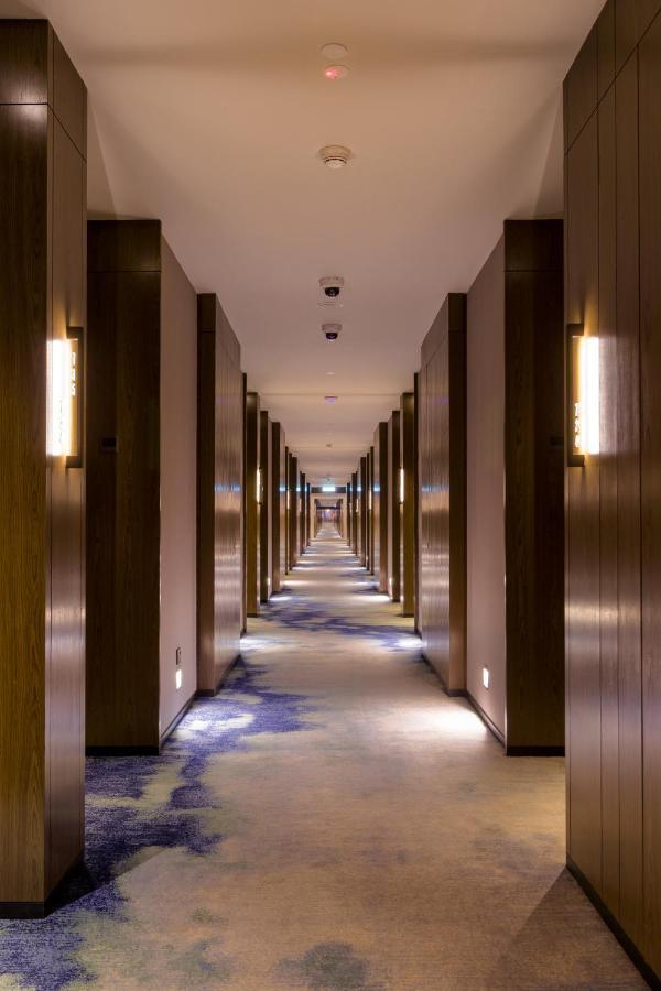 M Resort & Hotel קואלה לומפור מראה חיצוני תמונה A corridor at the hotel