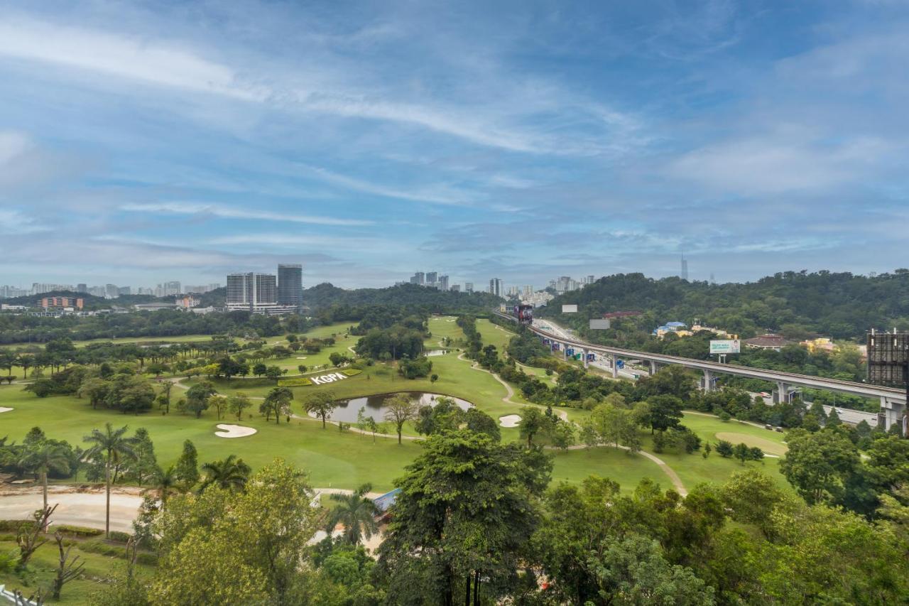 M Resort & Hotel קואלה לומפור מראה חיצוני תמונה View of the golf course